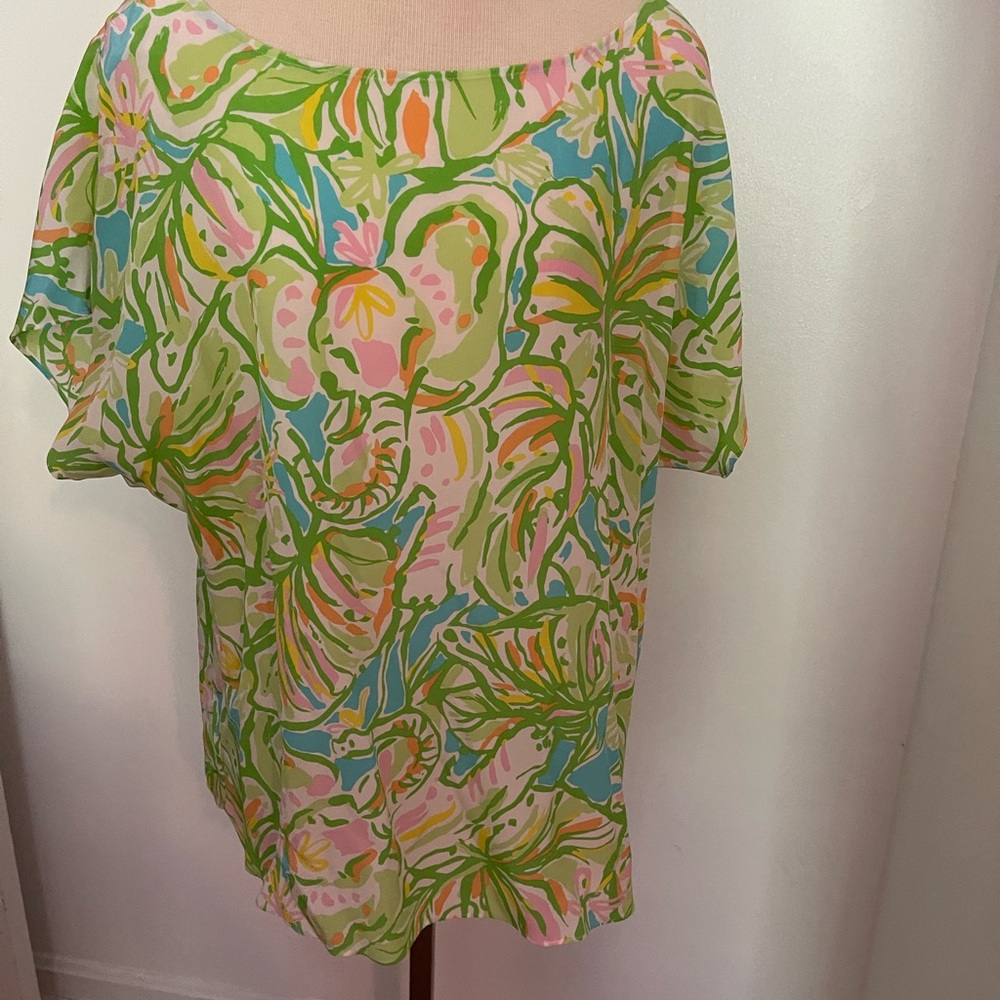 NWT Lilly Pulitzer Silk short sleeved multi colored elephant ears pattern